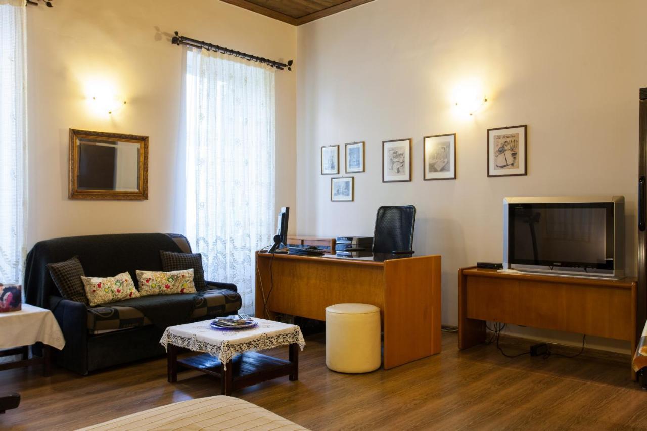 Psyri Neoclassical House Yard Free Parking Афины Экстерьер фото